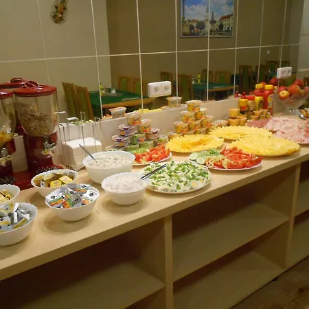 酒店 Hvezda 克罗梅日什