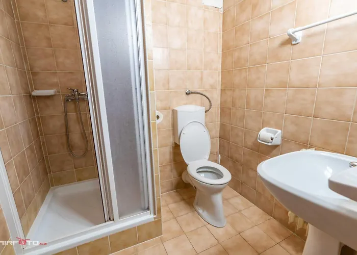 Hvezda Hotell 2*